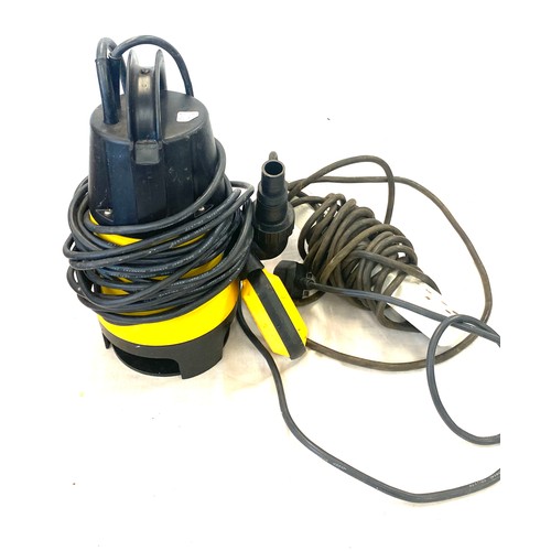 69 - Submersible water pump 230 volt - 550 watts