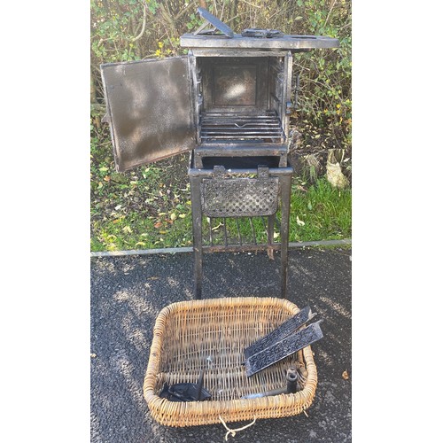 100T - Vintage stove and accessories