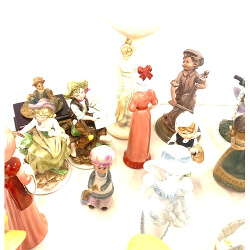 247 - Large selection of assorted figurines includes Alfretto, Bristolia, Giuseppe armani etc