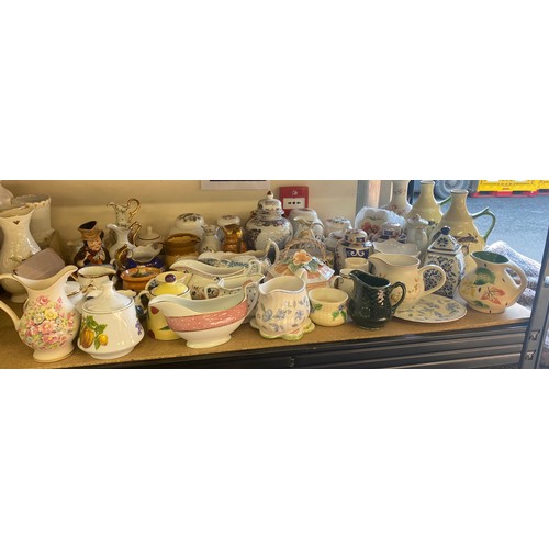 334 - Large selection of vintage lidded bowls to includes limoges, sadler and franklin mint porcelain etc