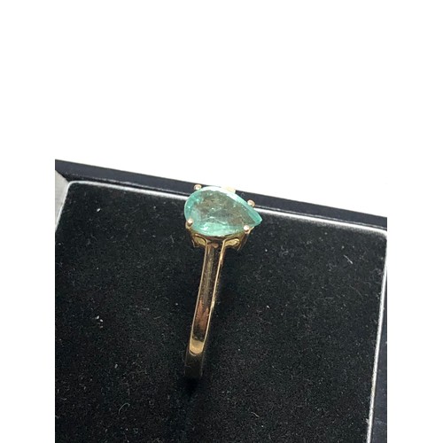 143 - 9ct gold green gemstone ring weight 1.8g