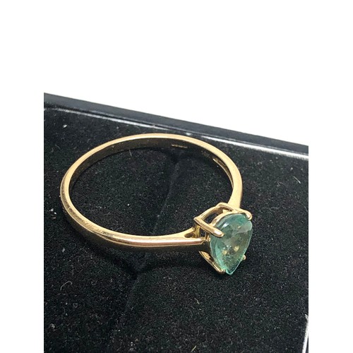 143 - 9ct gold green gemstone ring weight 1.8g