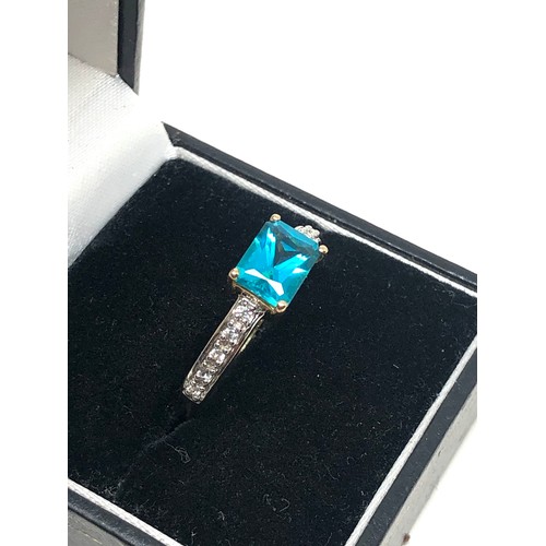 149 - 9ct gold blue zircon ring weight 2.5g