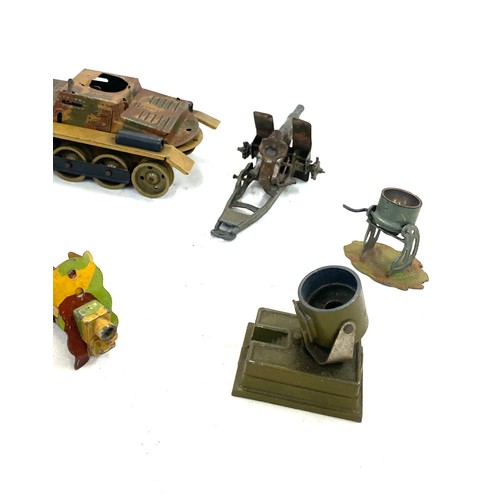 21 - Small quantity of vintage tin plate toys including a tank a/f