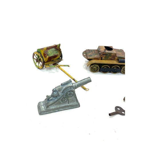 21 - Small quantity of vintage tin plate toys including a tank a/f