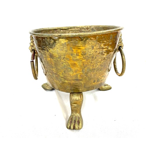 66 - 1st World War officers brass small plant pot, approximate measurements: Height 6 inches, diameter 7 ... 