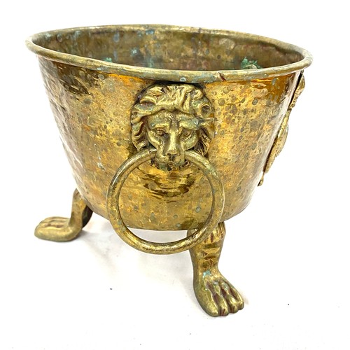 66 - 1st World War officers brass small plant pot, approximate measurements: Height 6 inches, diameter 7 ... 