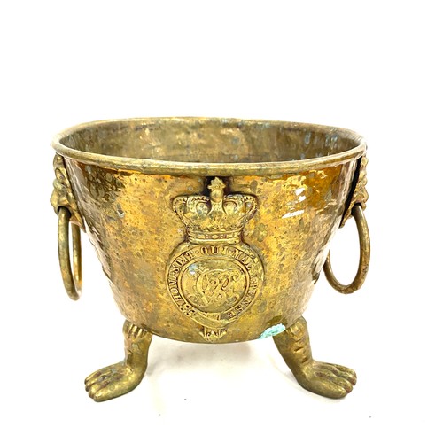 66 - 1st World War officers brass small plant pot, approximate measurements: Height 6 inches, diameter 7 ... 