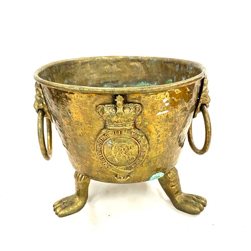 66 - 1st World War officers brass small plant pot, approximate measurements: Height 6 inches, diameter 7 ... 