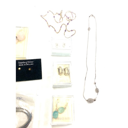 593 - Selection of assorted jewellery includes silver necklaces, silver earrings, 9ct gold faux pearl earr... 