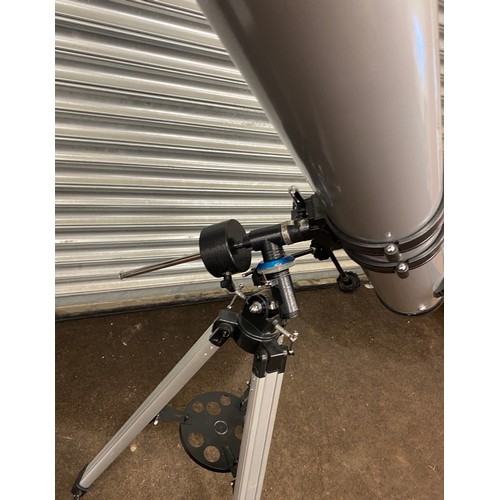 279 - Celestron 130mm newtonian reflector telescope with 2 eye pieces and 1 Barlow lens, tripod and instru... 