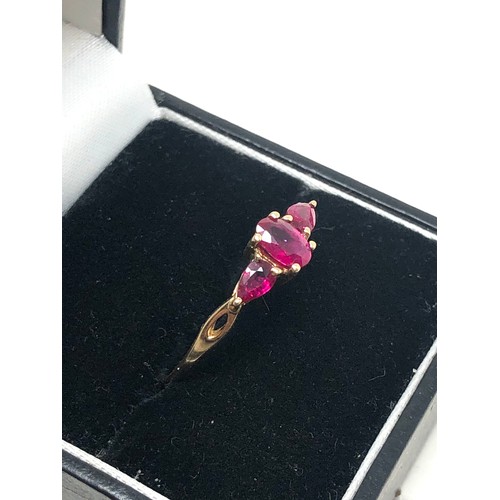 174 - 9ct gold ruby ring weight 1.9g