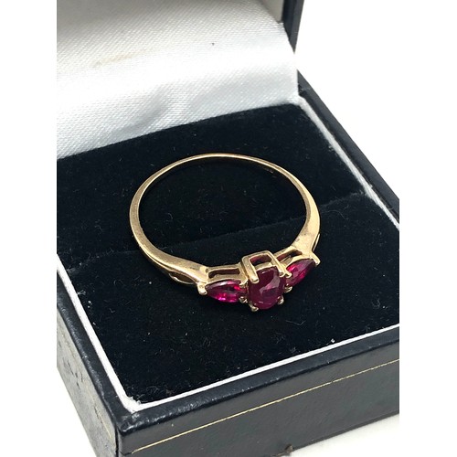 174 - 9ct gold ruby ring weight 1.9g