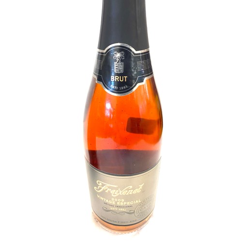 13 - Bottle of sealed Moet and Chandon 1977, The queens silver jubille, Freixenet sealed bottle