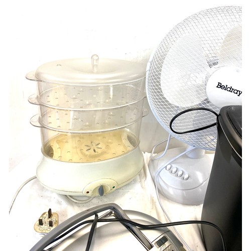 258 - Selection of electrical items to include steamer, radio, fan, shredder etc