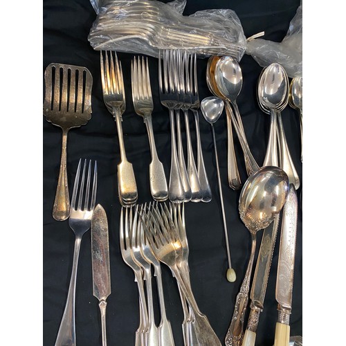 224 - Large selection of silver plated / stainless cutlery