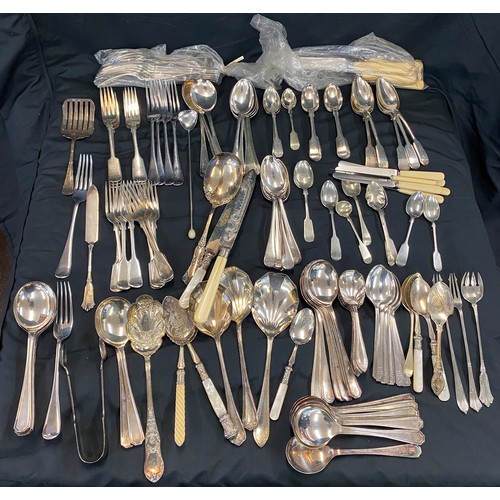 224 - Large selection of silver plated / stainless cutlery