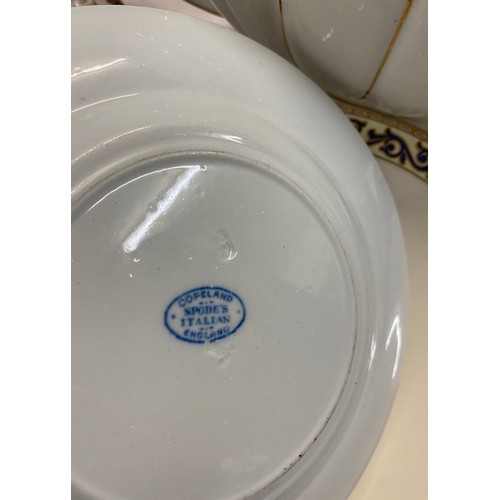 259 - Selection of named pottery items to include Aynsley, Worchester, Evesham etc
