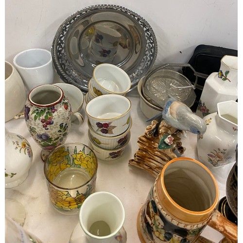 259 - Selection of named pottery items to include Aynsley, Worchester, Evesham etc