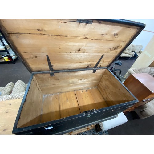 629 - Pine blanket box  Dimensions height 17 inches width 34 inches and depth 18 inches.