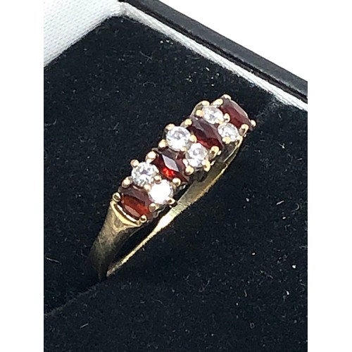 235 - 9ct gold vintage garnet & clear gemstone eternity ring (1.6g)