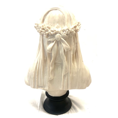 100 - A vintage Frilli Firenze Italy lady with veil bust on plinth, overall height 14 inches