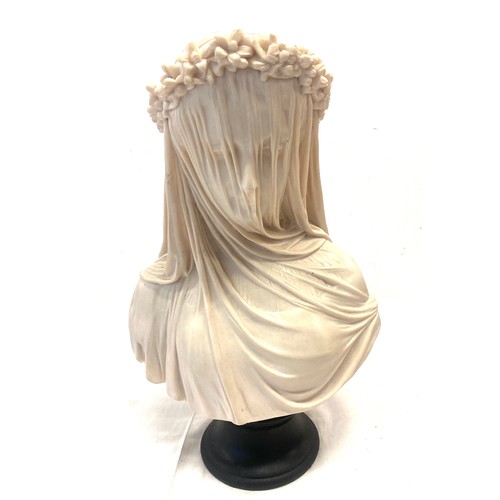 100 - A vintage Frilli Firenze Italy lady with veil bust on plinth, overall height 14 inches