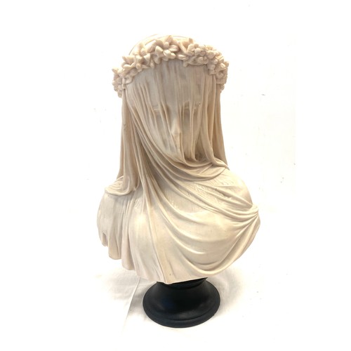 100 - A vintage Frilli Firenze Italy lady with veil bust on plinth, overall height 14 inches