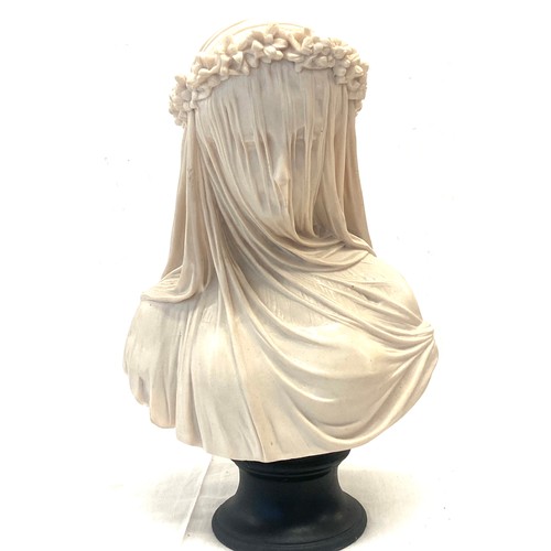 100 - A vintage Frilli Firenze Italy lady with veil bust on plinth, overall height 14 inches