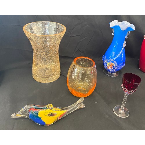 96 - Selection of vintage and later glassware to include coloured pieces etc