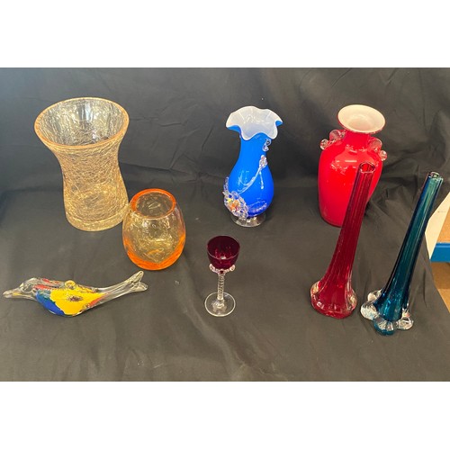 96 - Selection of vintage and later glassware to include coloured pieces etc