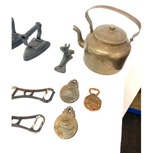 125 - Selection vintage metalware to include a copper kettle, flat irons, door knocker, weights etc