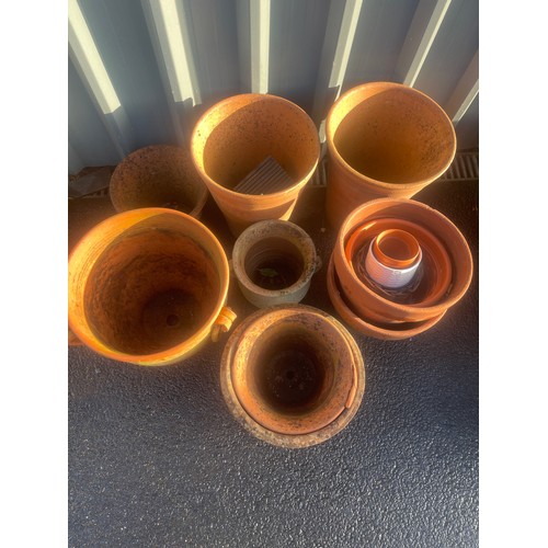 100B - Large selection of terrocota plant pots