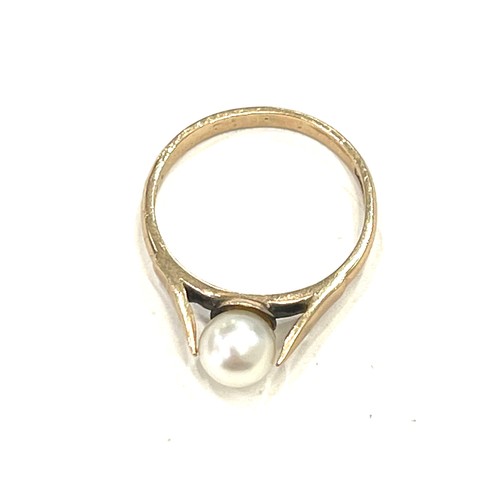 485 - Ladies 9ct gold hallmarked pearl set dress ring