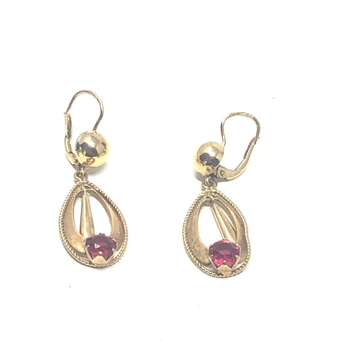 205 - 9ct gold vintage red stone  earrings (4.2g)