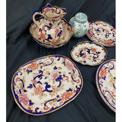 127 - Large selection of Masons pottery includes jugs, bowls, plates, sweet dish, fruit bowl etc