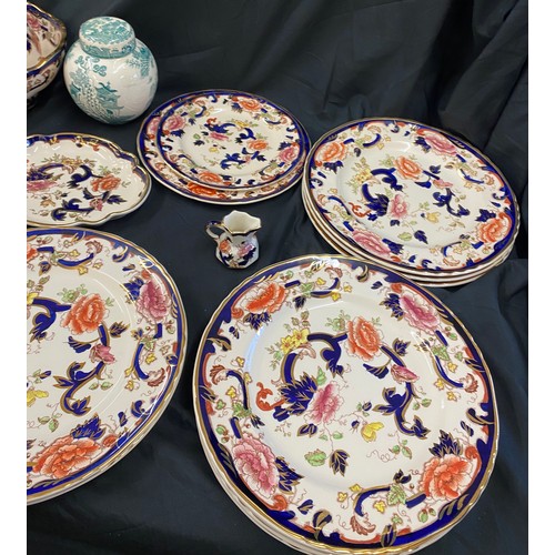 127 - Large selection of Masons pottery includes jugs, bowls, plates, sweet dish, fruit bowl etc