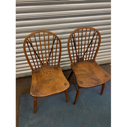 357 - Pair of Antique Windsor chairs