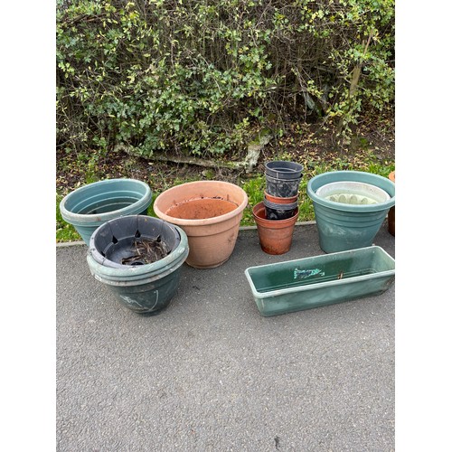 100F - Large selection of planters varied sizes and colours metal and plastic