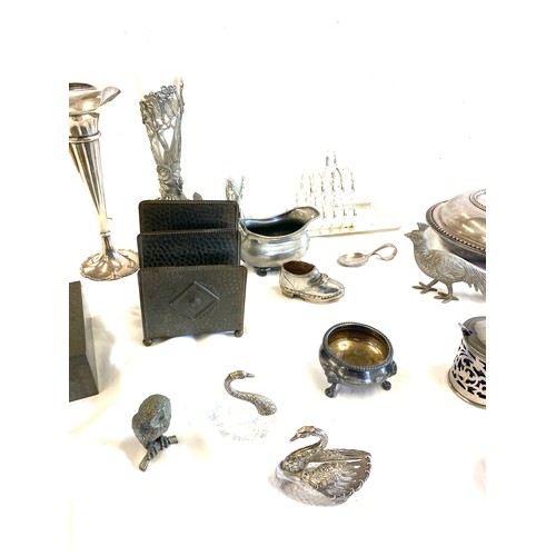 291 - Selection of silver plated items to include a tureen, cruet set etc