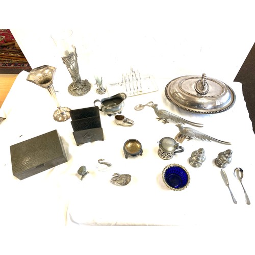 291 - Selection of silver plated items to include a tureen, cruet set etc