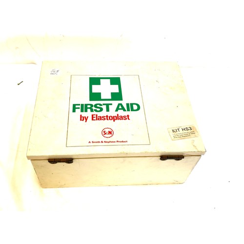 149 - Vintage first aid box by Elastoplast kit HS3 to include contents of vintage first aid equipment