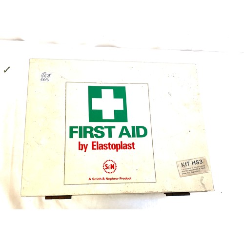 149 - Vintage first aid box by Elastoplast kit HS3 to include contents of vintage first aid equipment