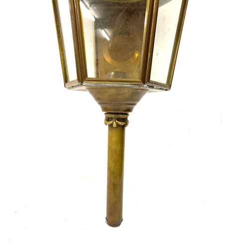 96 - Vintage brass outdoor carriage light, height 26 inches