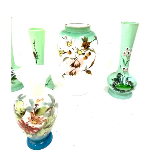 113 - 5 Pieces of opaque glass vases