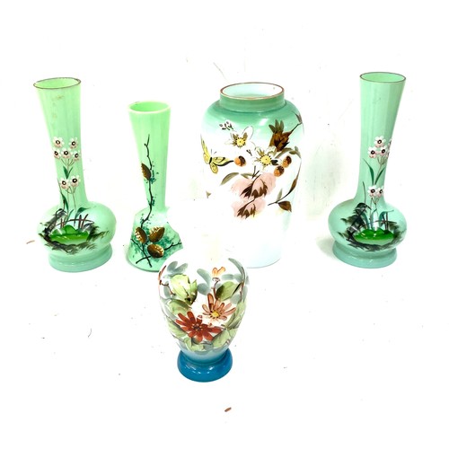 113 - 5 Pieces of opaque glass vases