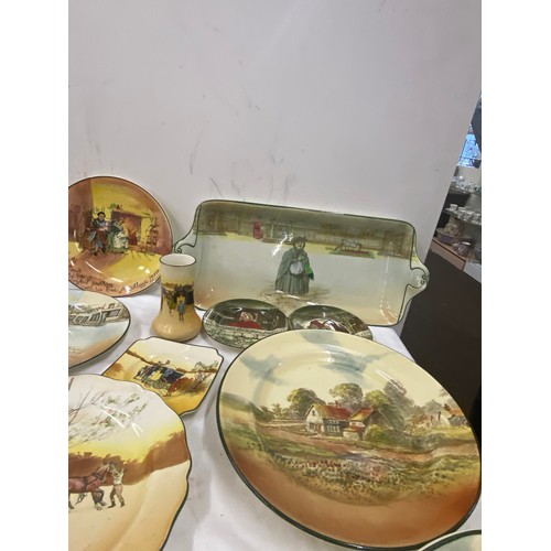 251 - Selection of assorted Royal Doulton pottery