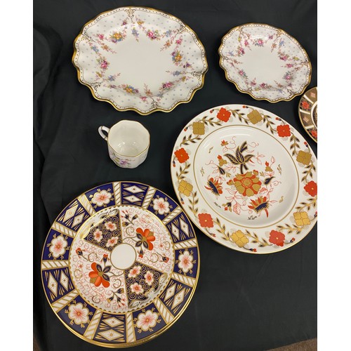 127 - Selection of Royal Crown Derby pottery includes imari plates etc