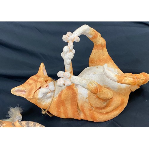 15 - Pair of Breeder Park cat figures, over all good condition