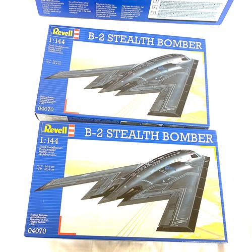 148 - Aircraft models, Revell  Concorde British Airways 1:144 Plastic Model Kit 04257, 2 x Revell B-2 Stea... 